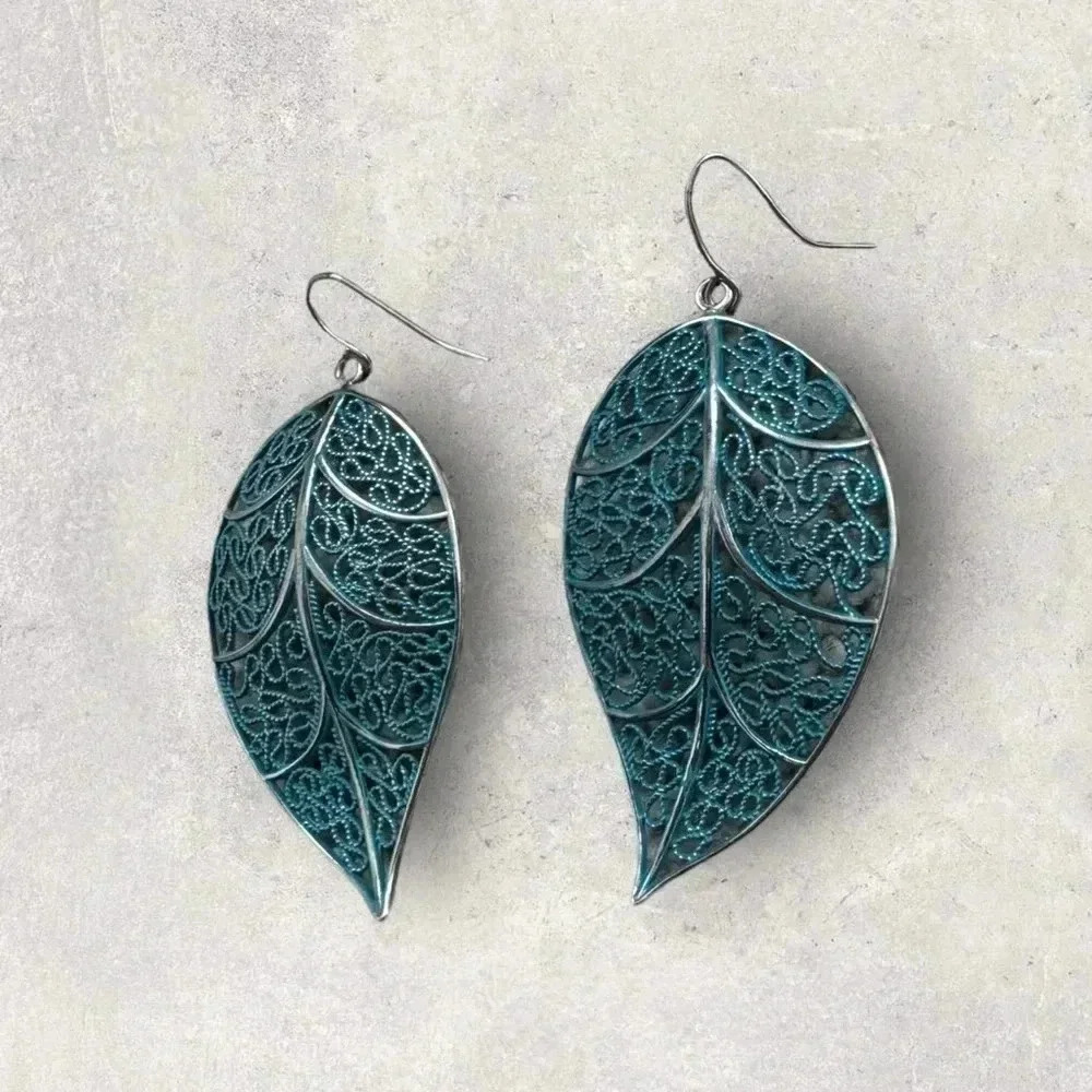 NWT 2” Silver Tone Leaf Charm Earrings - Blue/Green Leaf - Dangle - Picture 2 of 6